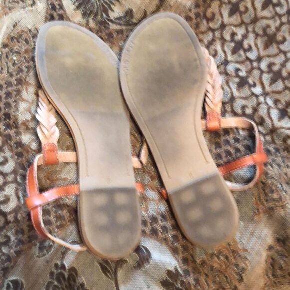Old Navy size 8 thing sandals like new size 8 - Picture 3 of 3